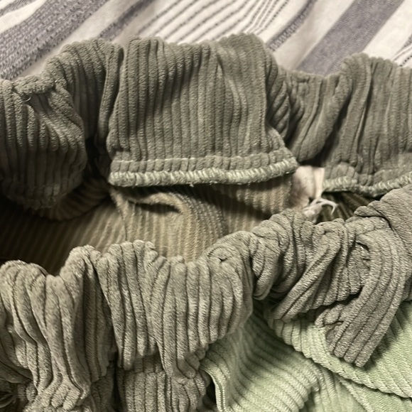 Gilded intent, corduroy, mismatch green, baggy, barley worn. - Picture 4 of 8